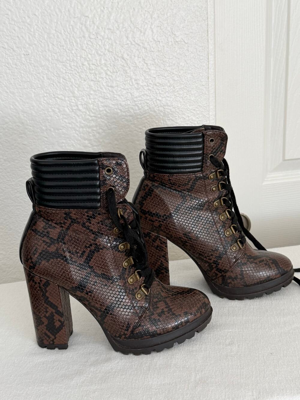 Shandee Snake Print Lace-Up Ankle Boots Women’s 7 Brown Block Heel Lug Sole